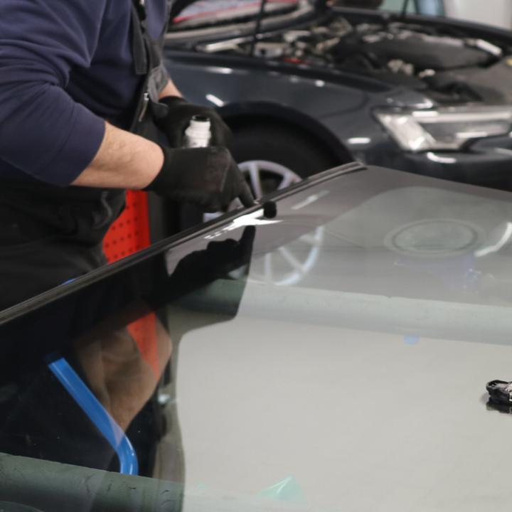 headerbild_2_glasschaeden_1920x744px